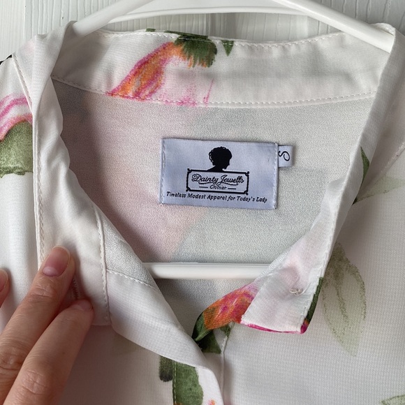 Dainty Jewell’s Floral Dress - Picture 3 of 6